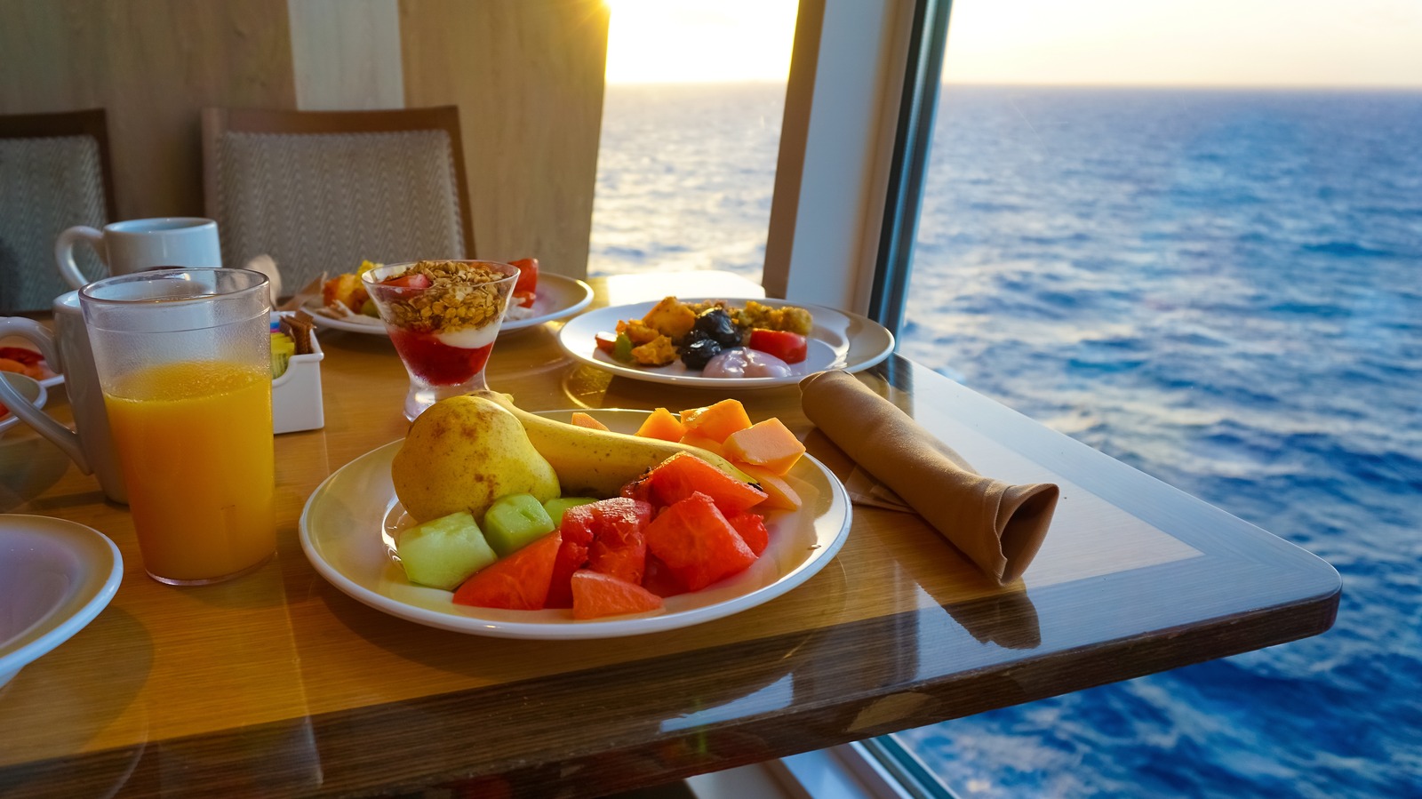 how to eat healthy on a cruise ship