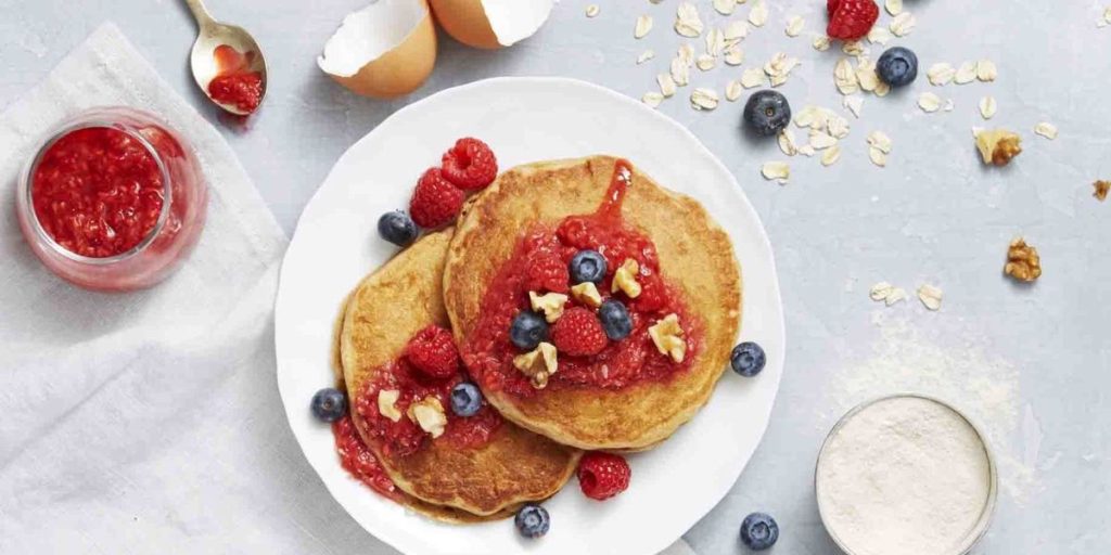 pancake with berries 