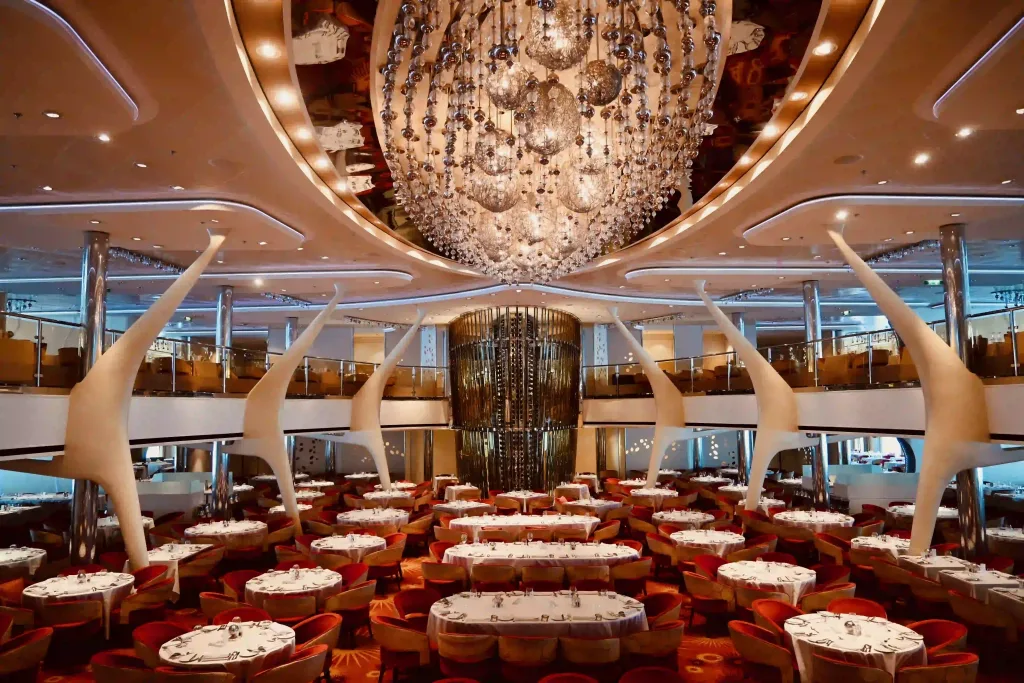 cruise dining